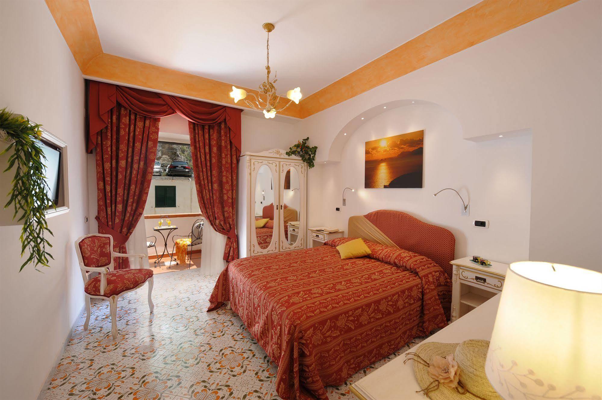 פראינו Hotel La Conchiglia מראה חיצוני תמונה